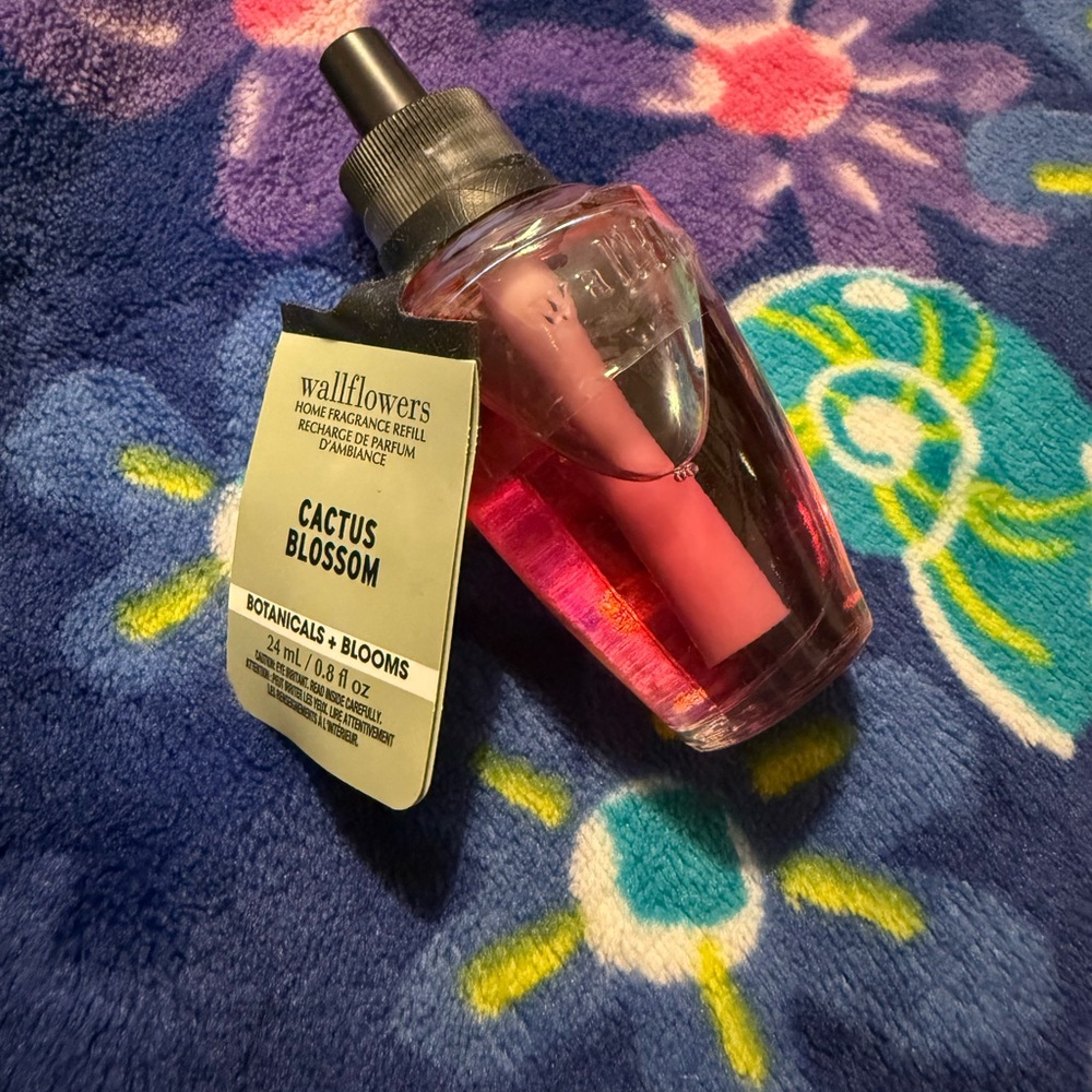 Bath & Body Works Cactus Blossom Wallflowers Refill - Pink